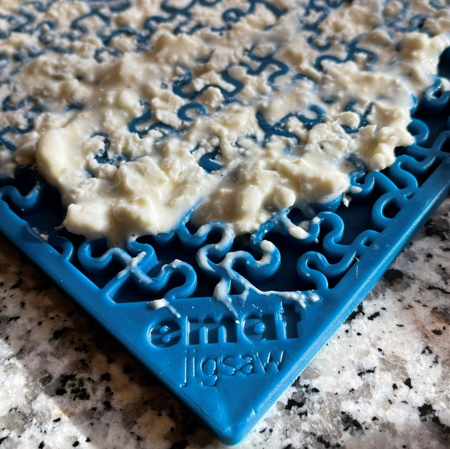 Tapis d'enrichissement pour léchage Emat pour scie sauteuse: Rose